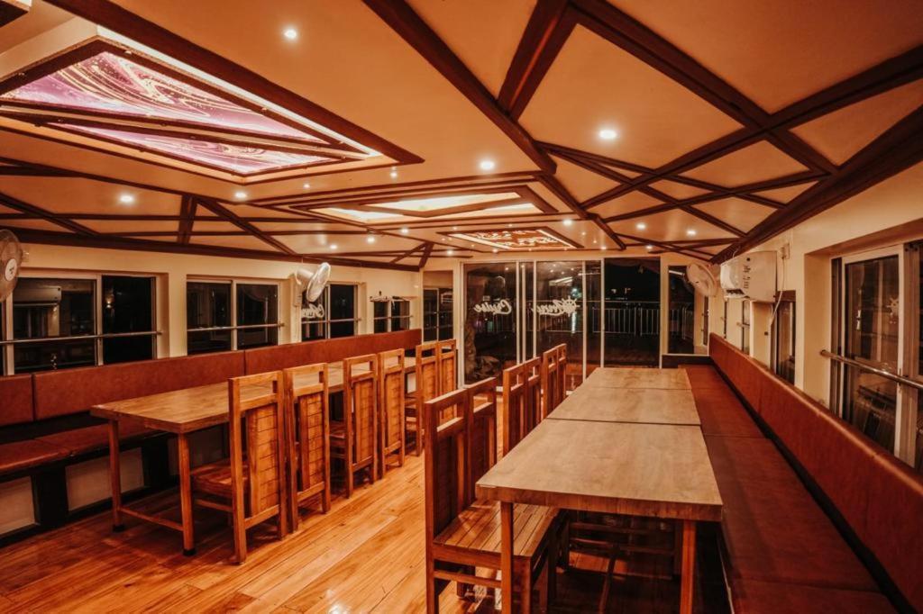 Venice Premium Houseboats Alleppey アーラップーザ県 エクステリア 写真
