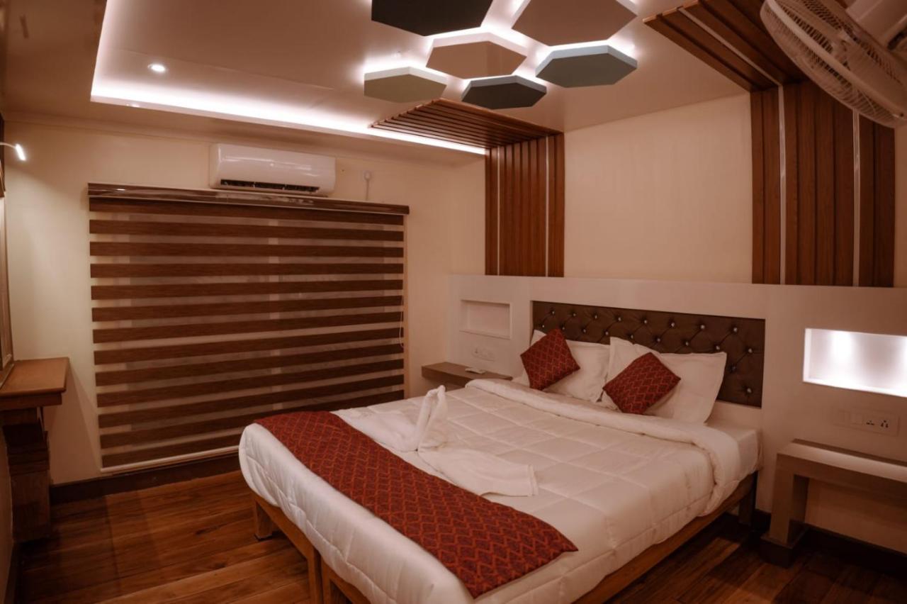 Venice Premium Houseboats Alleppey アーラップーザ県 エクステリア 写真