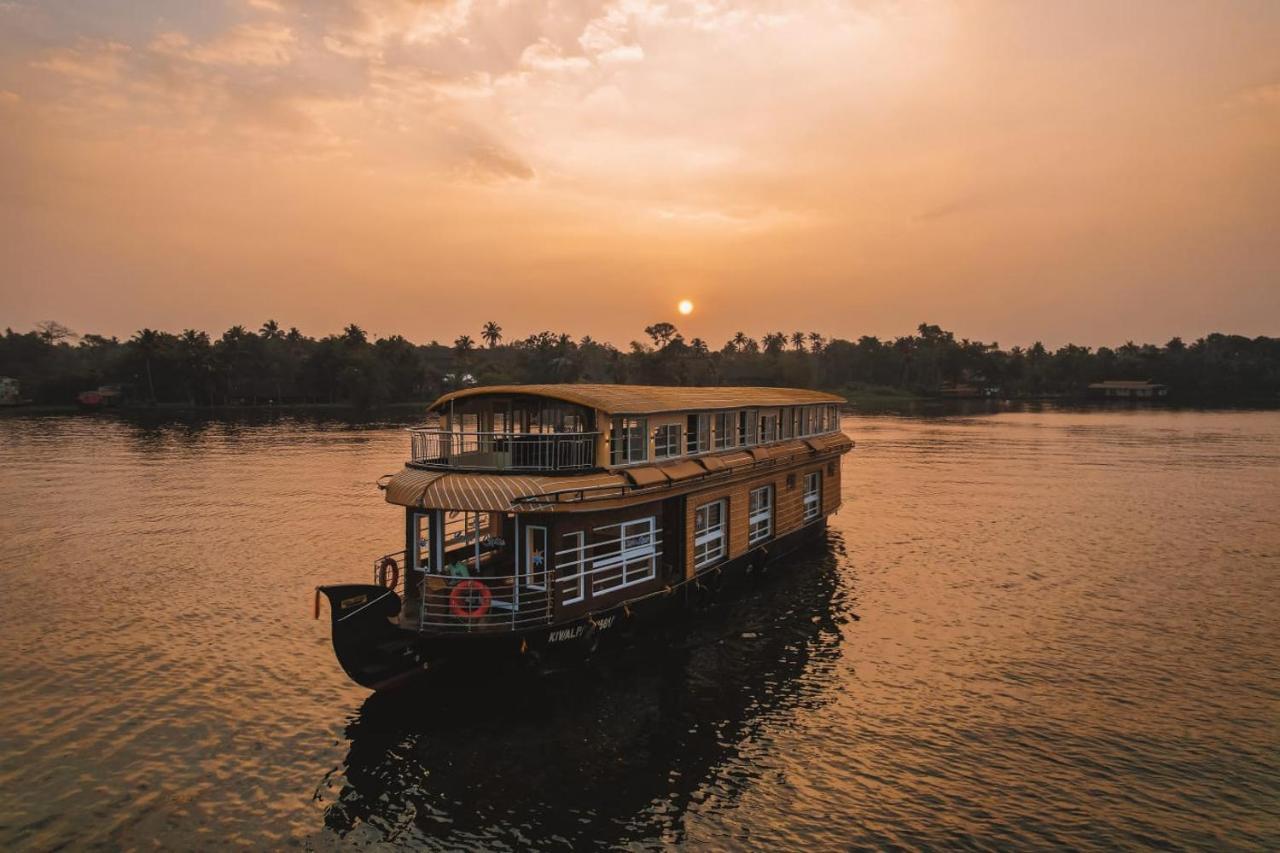 Venice Premium Houseboats Alleppey アーラップーザ県 エクステリア 写真