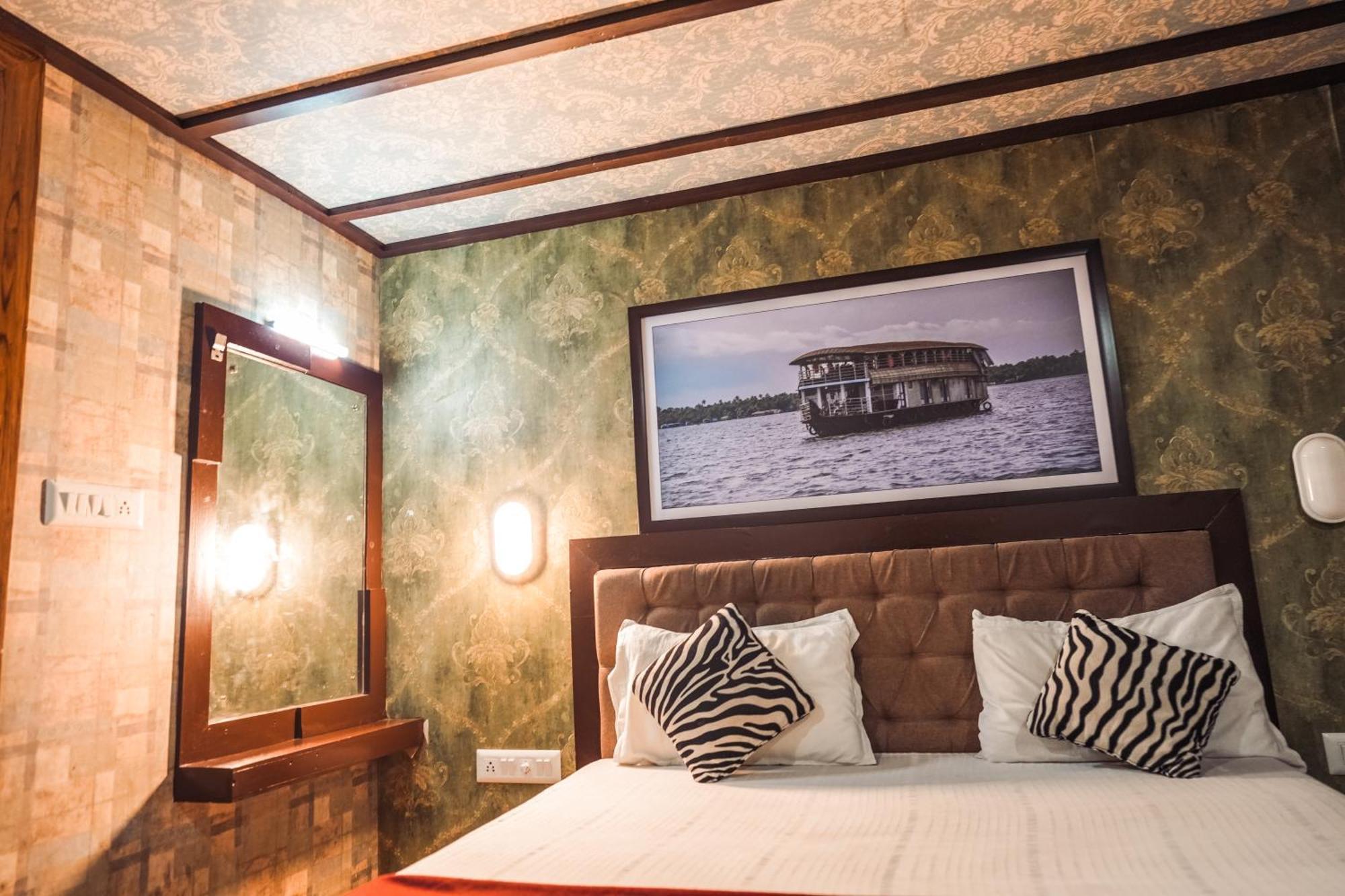 Venice Premium Houseboats Alleppey アーラップーザ県 エクステリア 写真