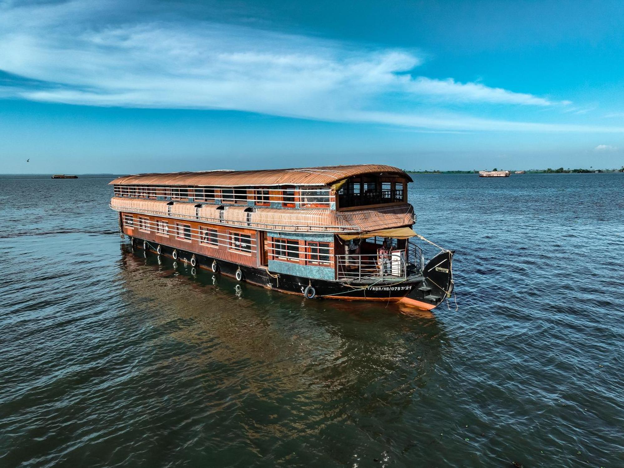 Venice Premium Houseboats Alleppey アーラップーザ県 エクステリア 写真