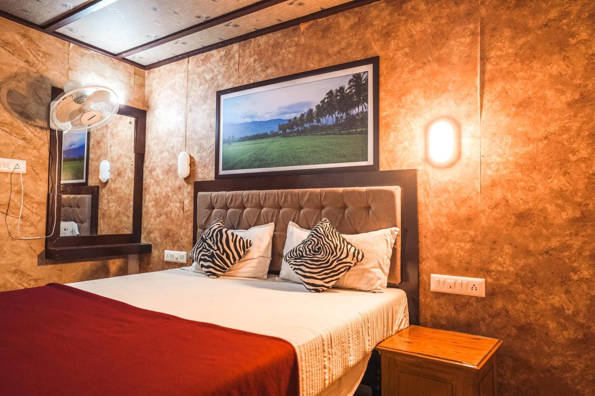 Venice Premium Houseboats Alleppey アーラップーザ県 エクステリア 写真