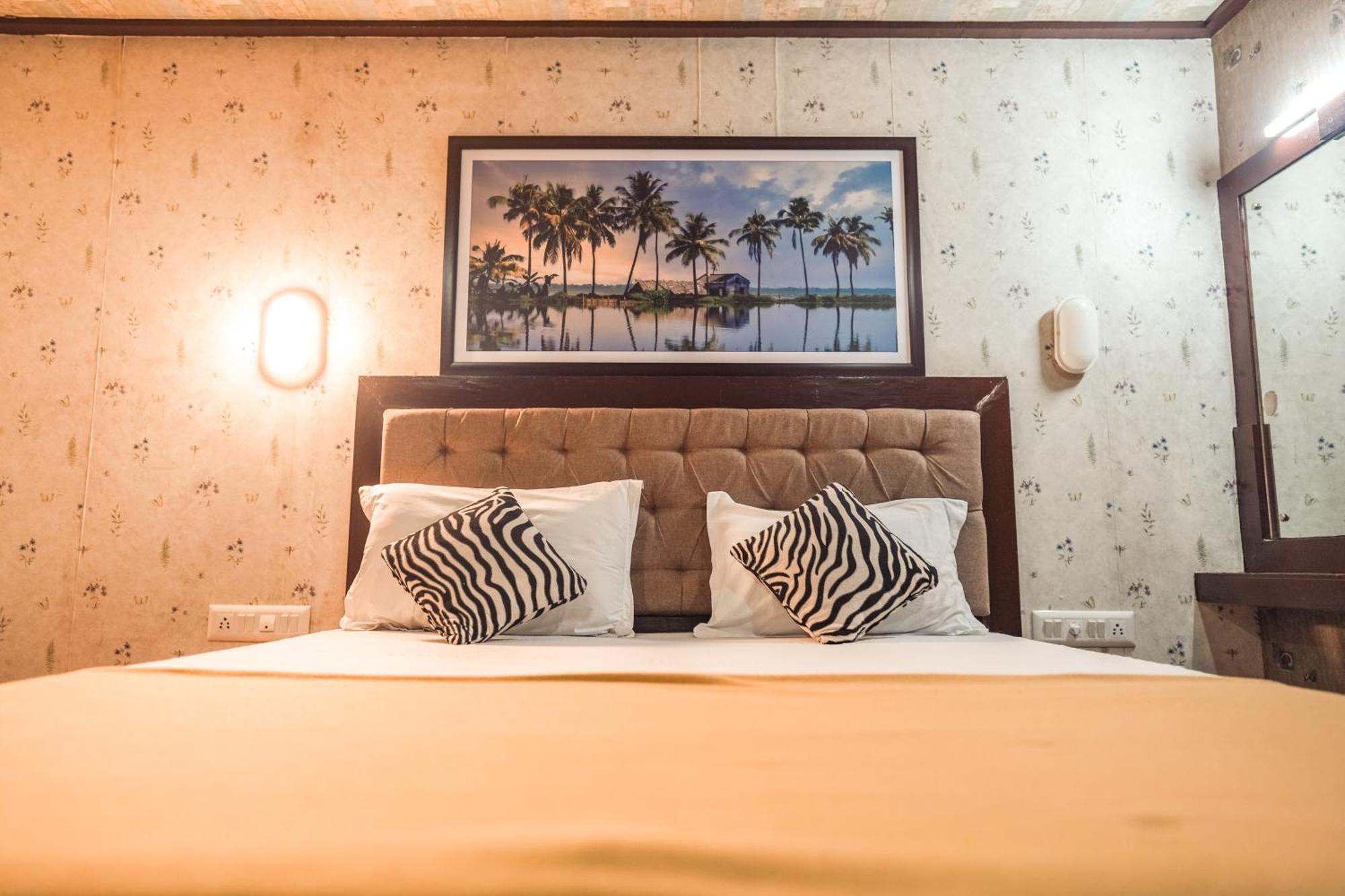 Venice Premium Houseboats Alleppey アーラップーザ県 エクステリア 写真