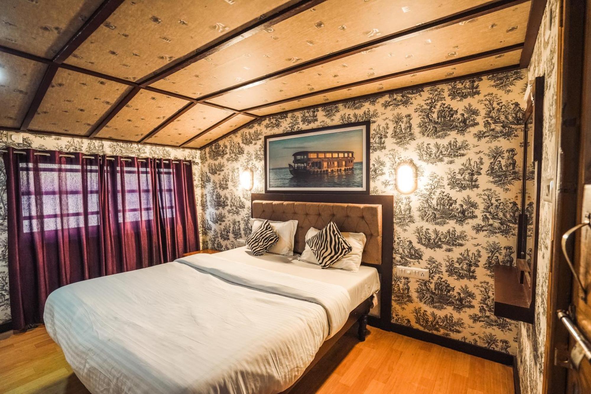 Venice Premium Houseboats Alleppey アーラップーザ県 エクステリア 写真