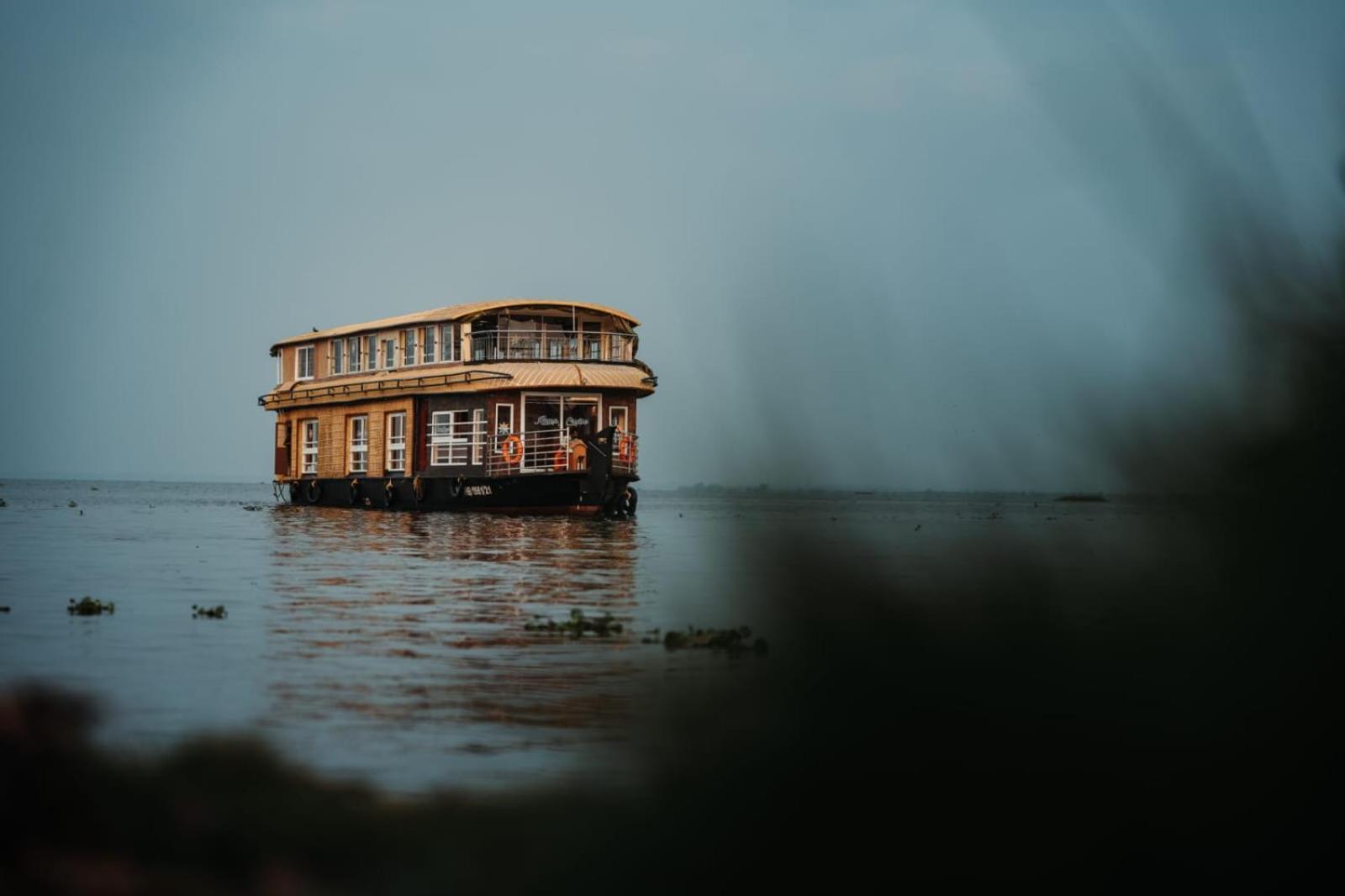 Venice Premium Houseboats Alleppey アーラップーザ県 エクステリア 写真